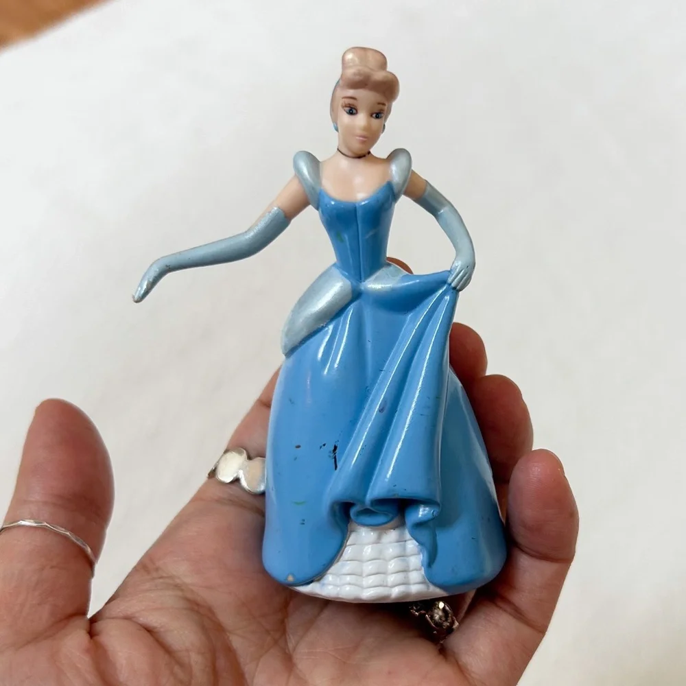 DISNEY Princess Cinderella Cake Topper - Blue dress, 4